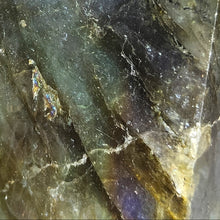 Load image into Gallery viewer, Labradorite Point #78