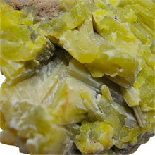 Load image into Gallery viewer, Pyromorphite Specimen # 114