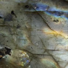 Load image into Gallery viewer, Labradorite Pyramid # 71