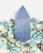 Load image into Gallery viewer, Chalcedony Point # 152