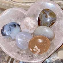 Load image into Gallery viewer, Dendritic Agate Tumble