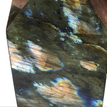 Load image into Gallery viewer, Labradorite Point # 171
