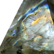 Load image into Gallery viewer, Labradorite Pyramid # 71
