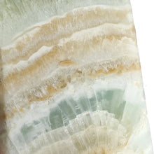 Load image into Gallery viewer, Caribbean Calcite Point P.I # 171
