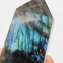 Load image into Gallery viewer, Labradorite Point # 104
