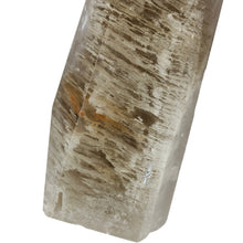 Load image into Gallery viewer, 1000 Layer Garden Quartz Point # 28
