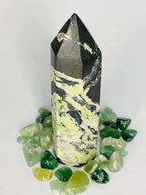 Load image into Gallery viewer, Serpentine and Hematite Point # 20
