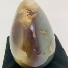 Load image into Gallery viewer, Agate Druzy Egg # 40
