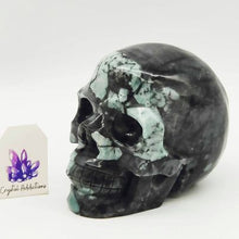 Load image into Gallery viewer, Emerald Large Skull # 160
