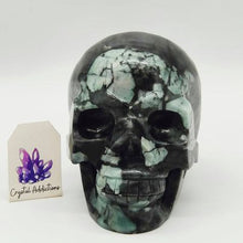 Load image into Gallery viewer, Emerald Large Skull # 160
