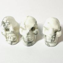 Howlite Mini Skulls