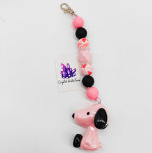 Load image into Gallery viewer, Snoopy Beaded Keyrings
