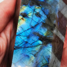 Load image into Gallery viewer, Labradorite D/T # 187
