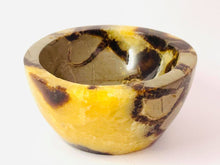 Load image into Gallery viewer, Septarian Bowl #85
