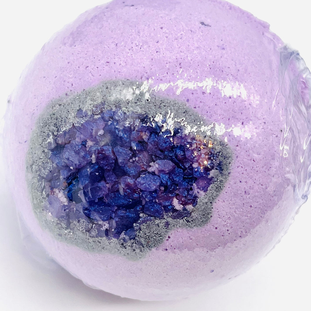 Geode Bathbomb with Crystal Surprise - Frankincense & Myrrh